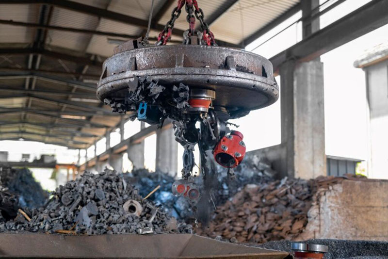 Image of a process of magnetic separation and recycling at Okon Recycling in Dallas.
